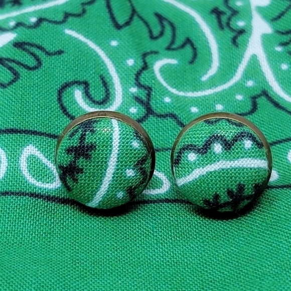 New Handmade | Upcycled Bandana Button Stud Earrings - Picture 4 of 4